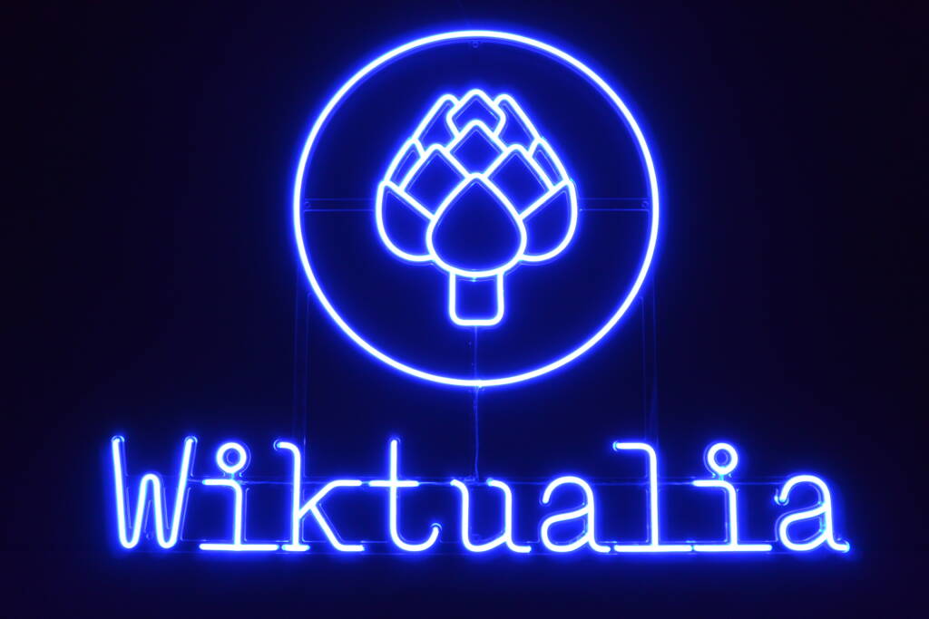 neon szklany